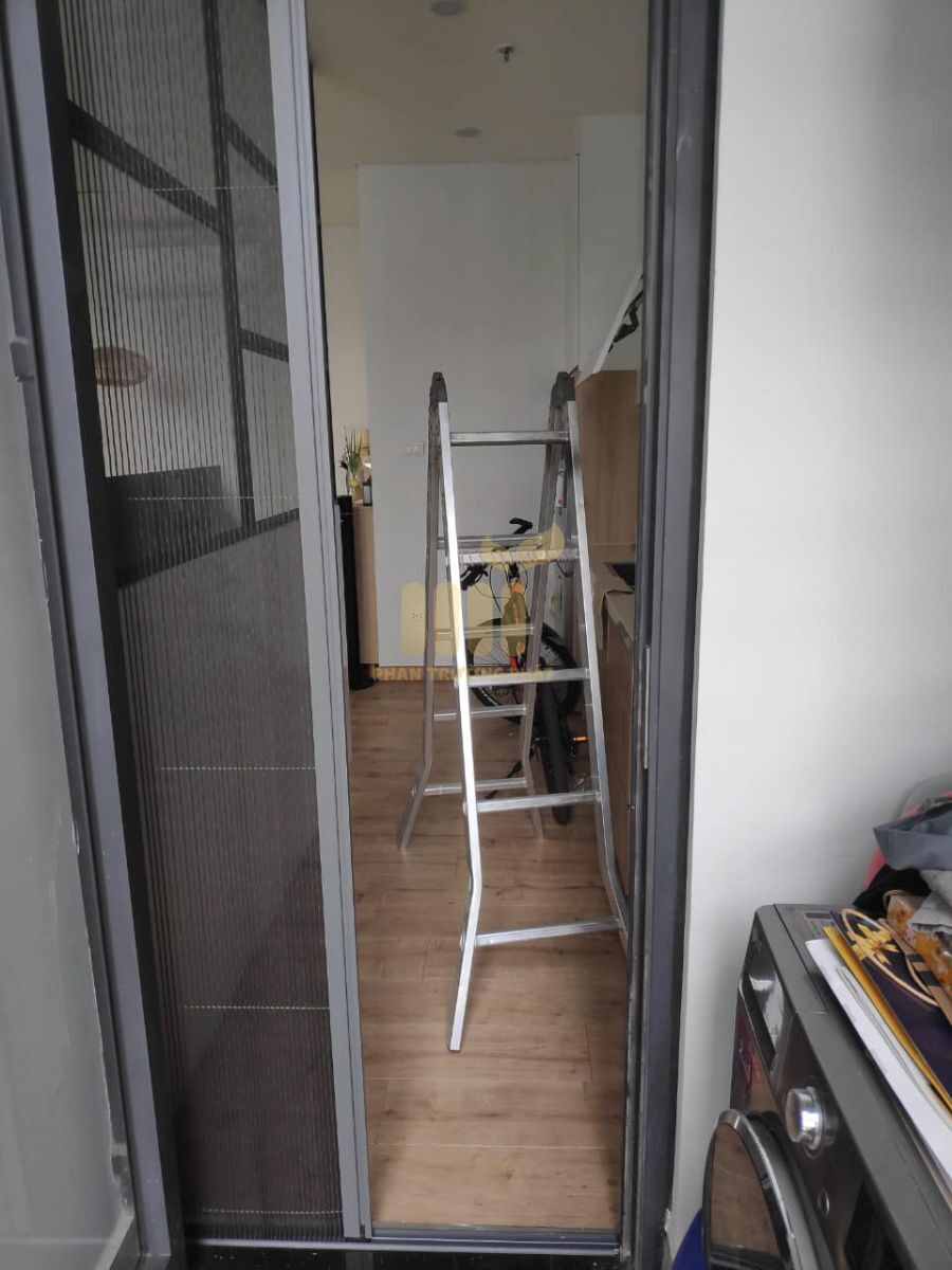Cửa đi/cửa sổ có ray lưới xếp hệ 32