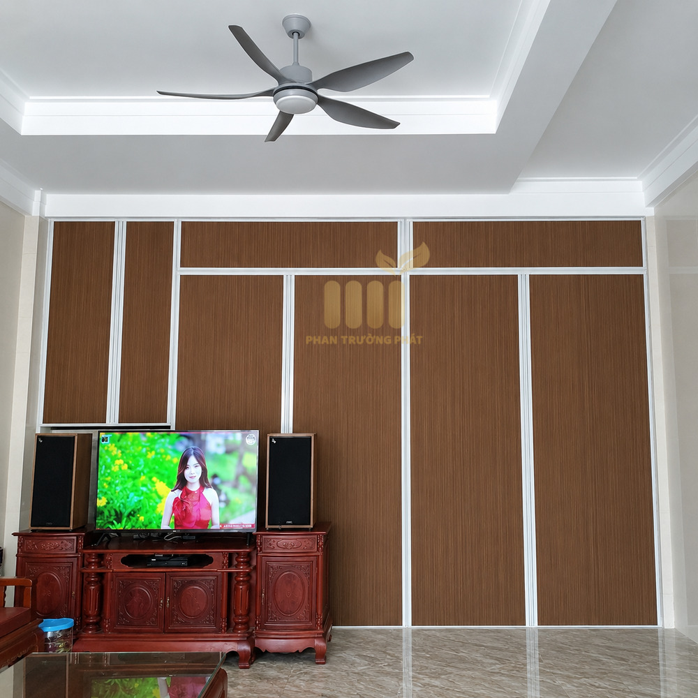 Vách ngăn không ray hệ nhôm 40 có xích, rèm tổ ong ghép cánh